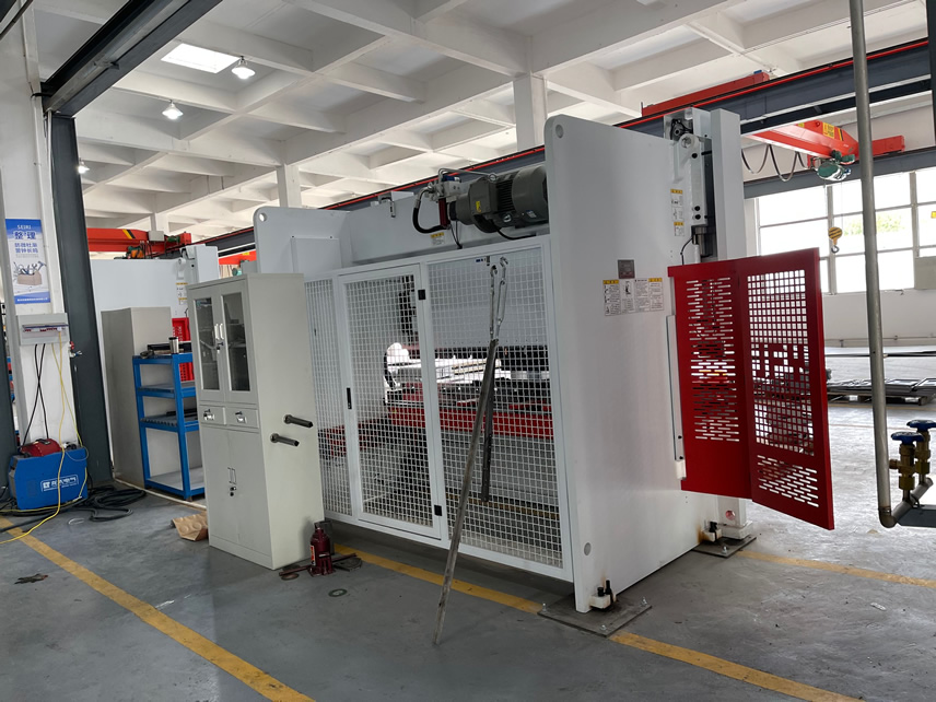 工厂设备展示区